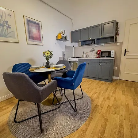 Vb Rooms - Cozy Retreat In Budapest'S Heart Exterior photo