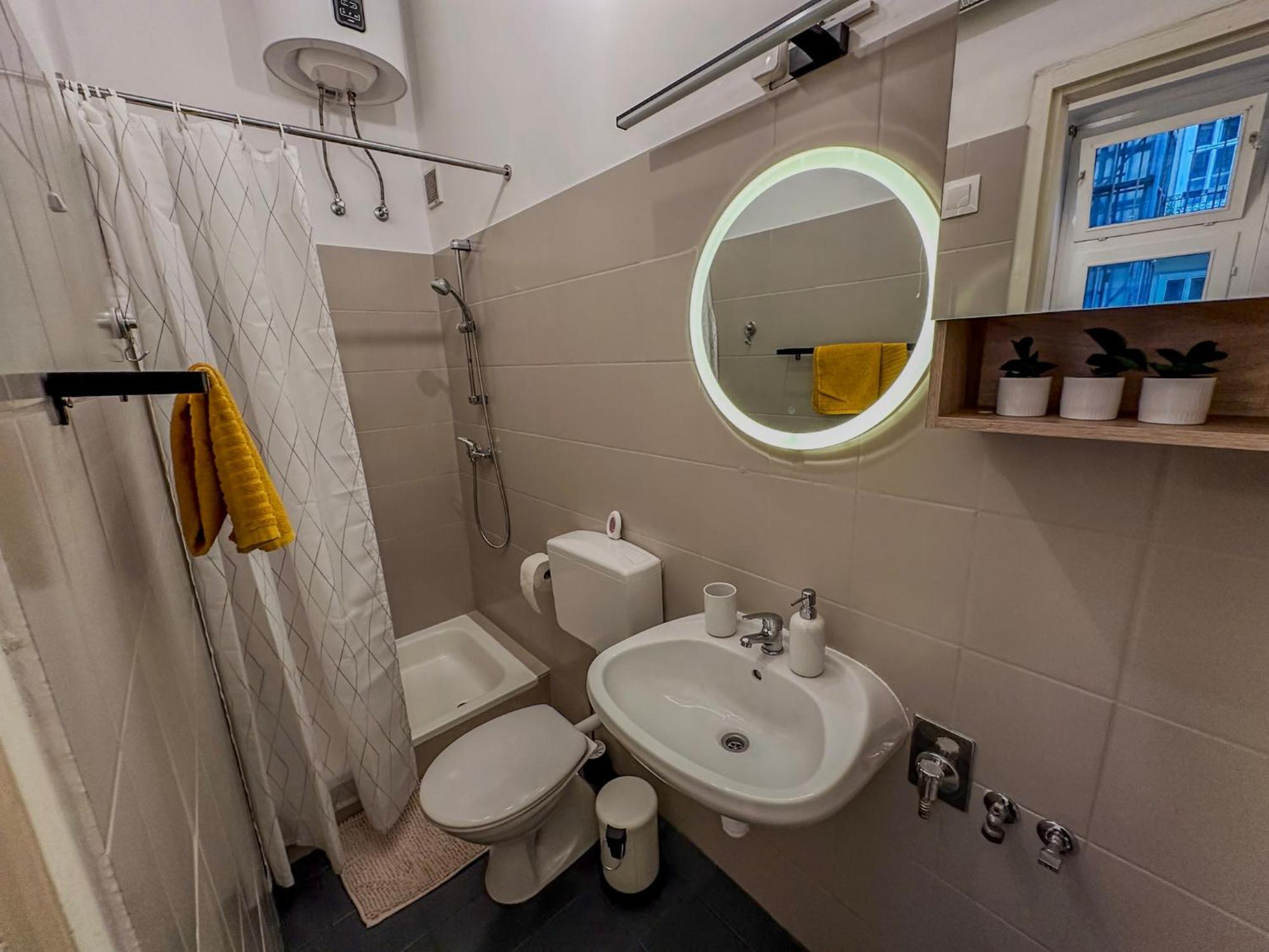 Apartmán Vb - Cozy Retreat In Budapest's Heart Budapest