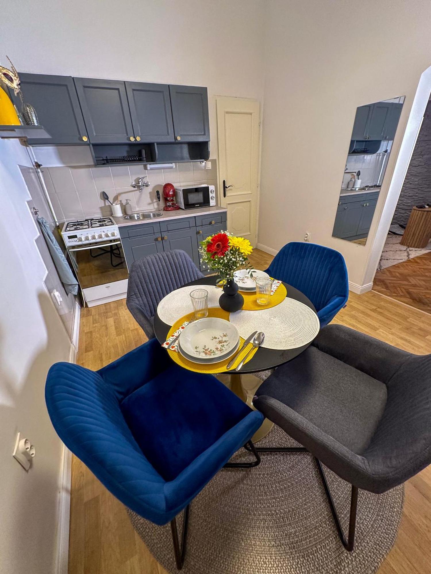 Vb - Cozy Retreat In Budapest's Heart Apartmán *